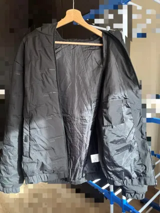 Cazadora Negra con Diseño