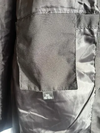 Cazadora Negra con Diseño