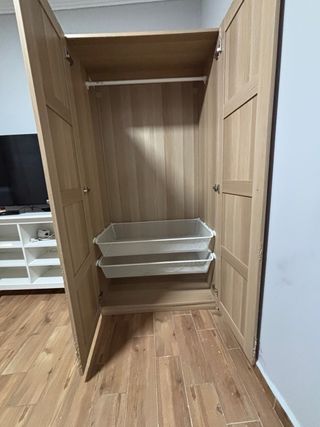 Armario Ikea 2 puertas madera