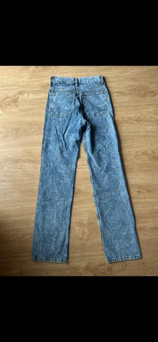 Pantalón vaquero estampado de Mango