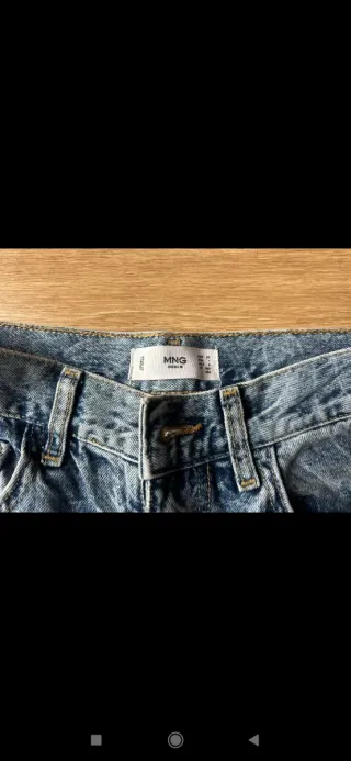 Pantalón vaquero estampado de Mango