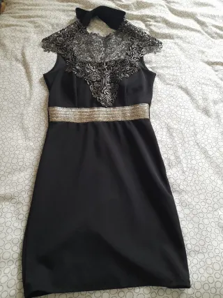 Vestido de fiesta negro y dorado