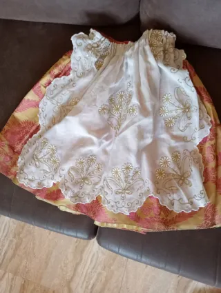 Falda Fallera Niña con Delantal Bordado