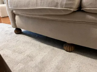 Sofá antiguo para restaurar. Se vende con funda.