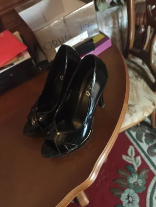 Zapatos de tacón negros A&C talla 37