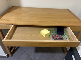 Mesa de escritorio de madera