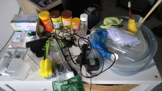 Material variado para acuarios