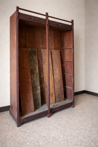 Scaffale vintage in legno