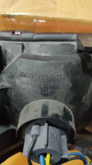 Guardabarros y luz trasera TMAX