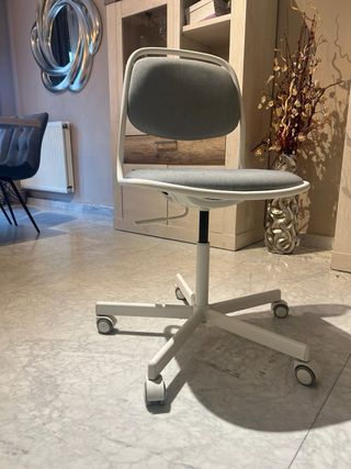 Silla Ikea regulable altura beige verdoso