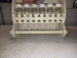 Portarrollos de cocina con especieros