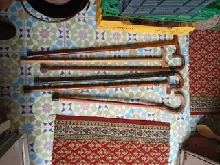 Lote de 6 bastones antiguos de madera