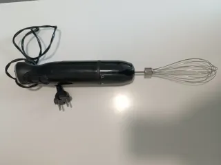 Batidora de mano con varillas