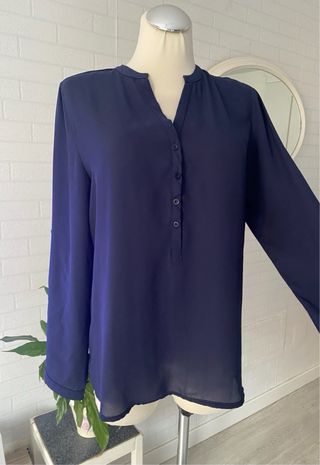 Camisa azul oscuro talla L