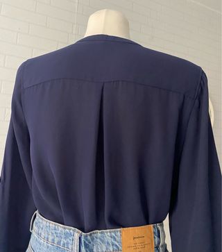 Camisa azul oscuro talla L