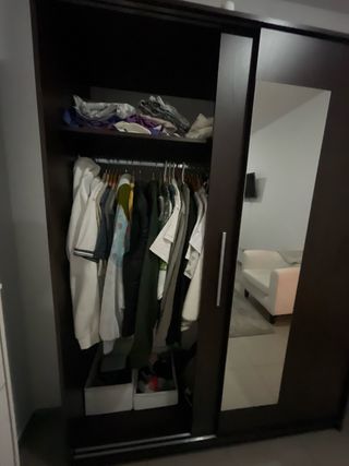 Armario puertas correderas con espejo