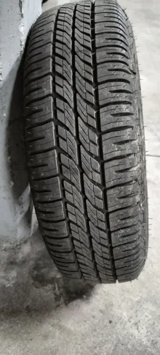 Rueda de repuesto Nissan NV200