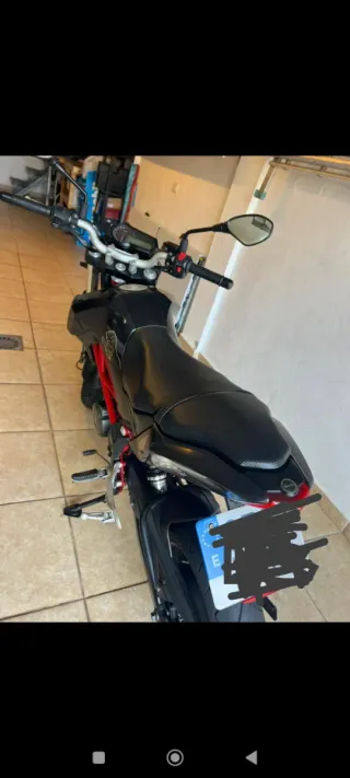 Benelli 125 Naked Negra/Roja