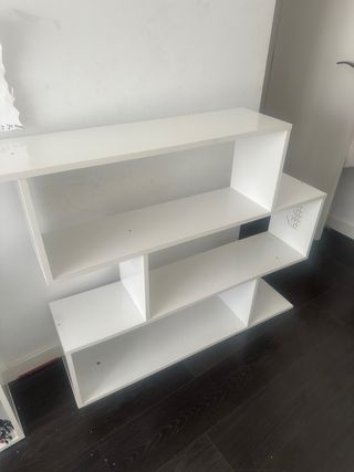 Cajonera cómoda blanca de madera y estanteria