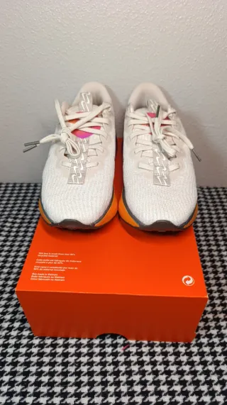 NIKE MOTIVA SE T38.5