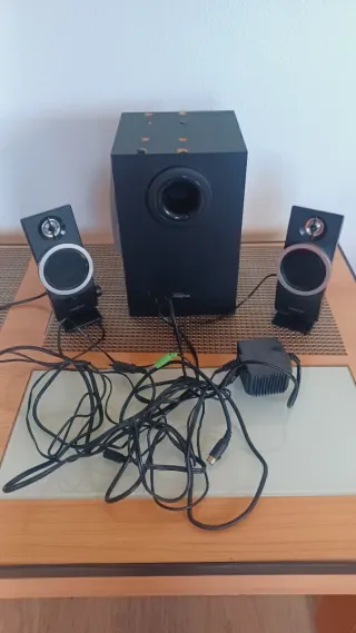 Altavoces Creative 2.1 con Subwoofer