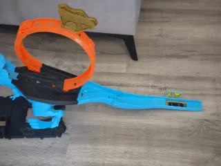 Pista Hot Wheels Dinosaurio