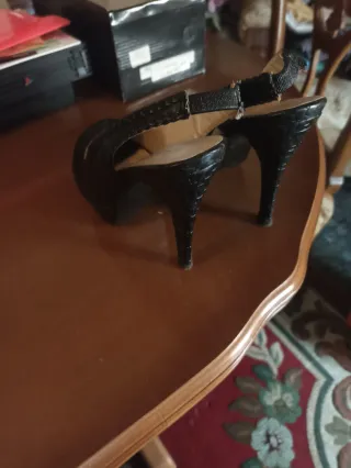 Zapatos de tacón negros talla 42