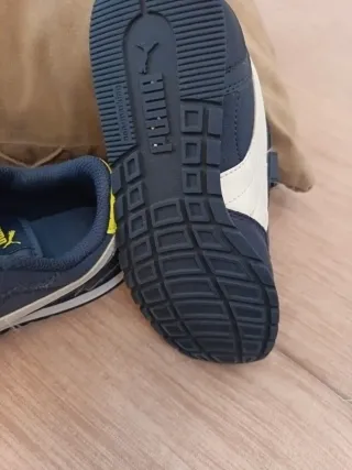 Tenis Puma niño azul marino talla 34
