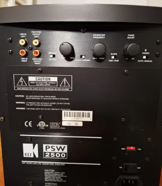 Subwoofer KEF PSW2500 Marrón