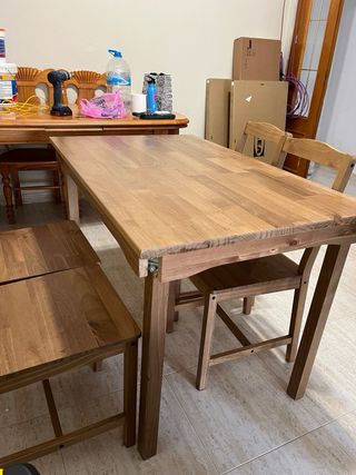 Mesa y 4 Sillas de Comedor Madera