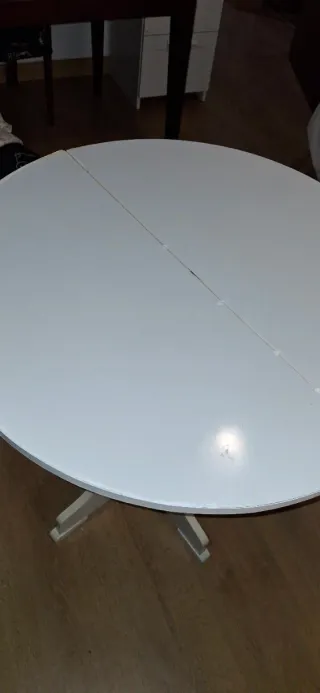 Mesa redonda plegable blanca