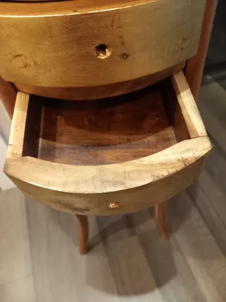 Mueble auxiliar redondo madera y oro