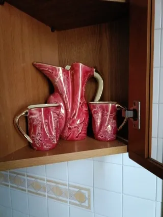 Brocca e bicchieri marmorizzati oro e rossi