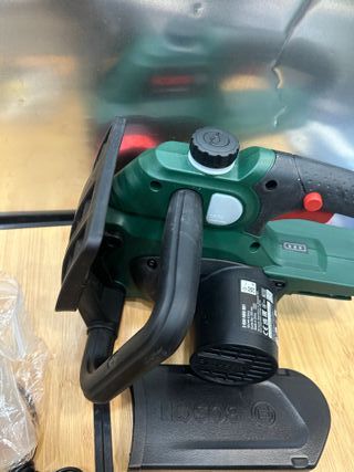 Bosch sierra de cadena con batería UniversalChain 18