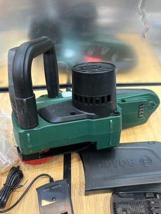 Bosch sierra de cadena con batería UniversalChain 18