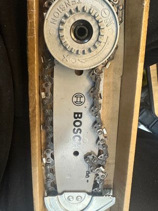 Bosch sierra de cadena con batería UniversalChain 18