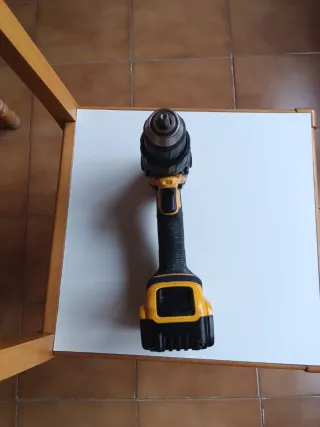 TALADRO DEWALT PERCUTOR