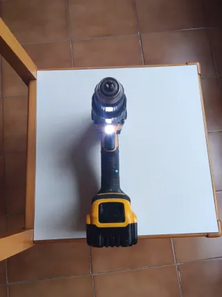 TALADRO DEWALT PERCUTOR
