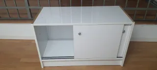 Mueble modular blanco y madera