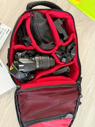 Nikon D5100 Cámara Digital + Lente Nikkor lo