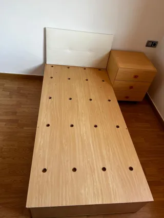 Cama juvenil con mesita de noche