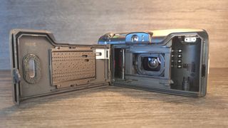 Cámara Analogica Canon Prima Zoom 85N Plata