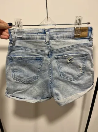 Calções de ganga curtos