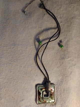 Colgante y pendientes