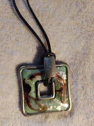 Colgante y pendientes