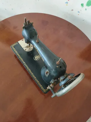 Máquina de coser antigua Wertheim.