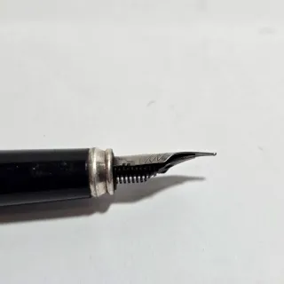 Penna stilografica Delta con tappo in argento 925