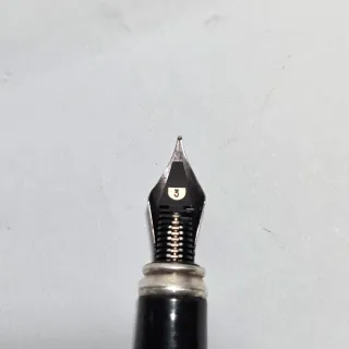 Penna stilografica Delta con tappo in argento 925