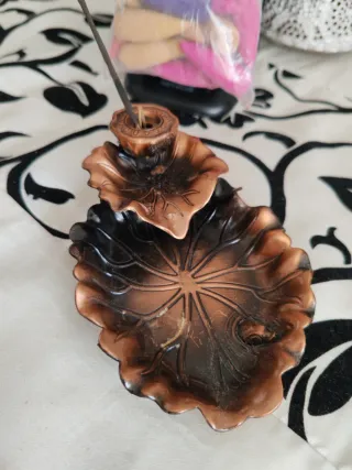 Bruciatore Incenso Foglia + 15 Coni Profumati