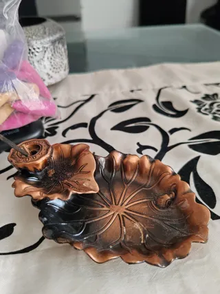 Bruciatore Incenso Foglia + 15 Coni Profumati